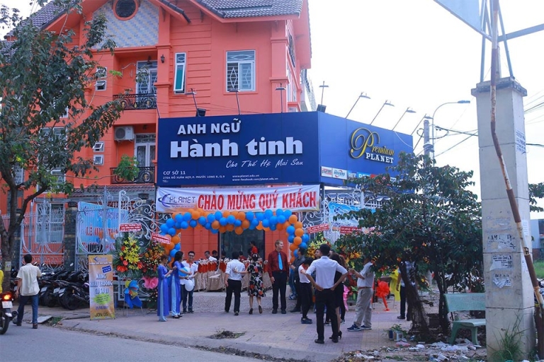Cơ sở vật chất của trung tâm Anh ngữ Planet cần được cải thiện hơn nhằm đáp ứng đầy đủ nhu cầu của học viên