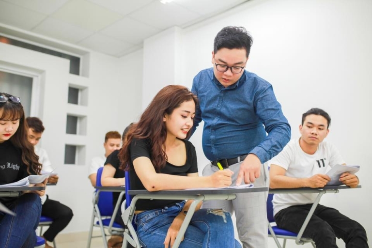 Tại Ngoại ngữ Tuấn Anh, giáo viên sẽ luôn theo sát và chỉ bảo tận tình cho học viên