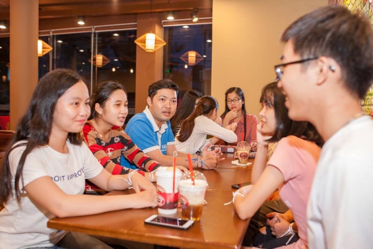 Coffee Time – nơi học viên được thoải mái giao lưu với các thầy cô bản xứ