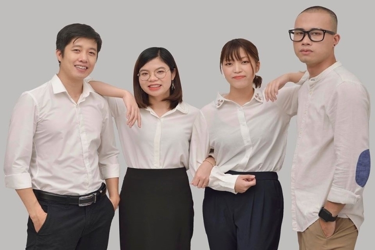 Đội ngũ giáo viên tận tâm phụ trách giảng dạy online trên website dungmori.com (Nguồn: Facebook – Dũng Mori)