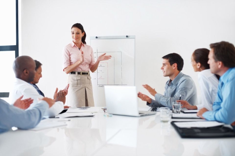 Nên lựa chọn từ ngữ phù hợp với khán giả