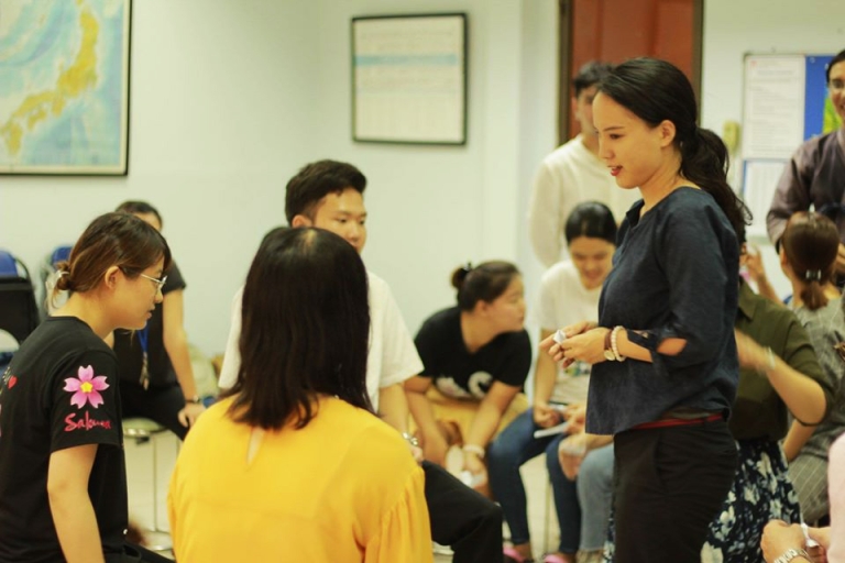 Các thầy cô luôn tận tâm với từng học viên của mình
