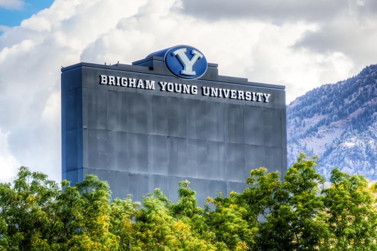 Brigham Young University (BYU) thành lập năm 1875, là một trường đại học tư nhân nằm ở Provo, Utah