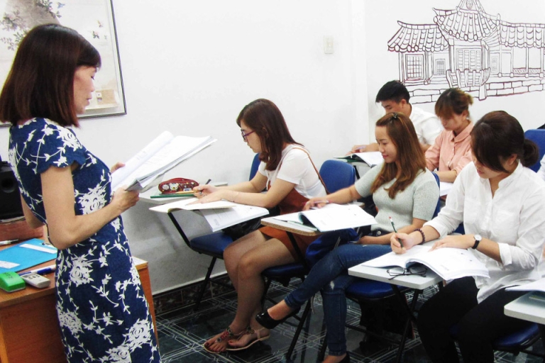 Đội ngũ giảng viên đầy tâm huyết luôn cố gắng đem lại những tiết học chất lượng