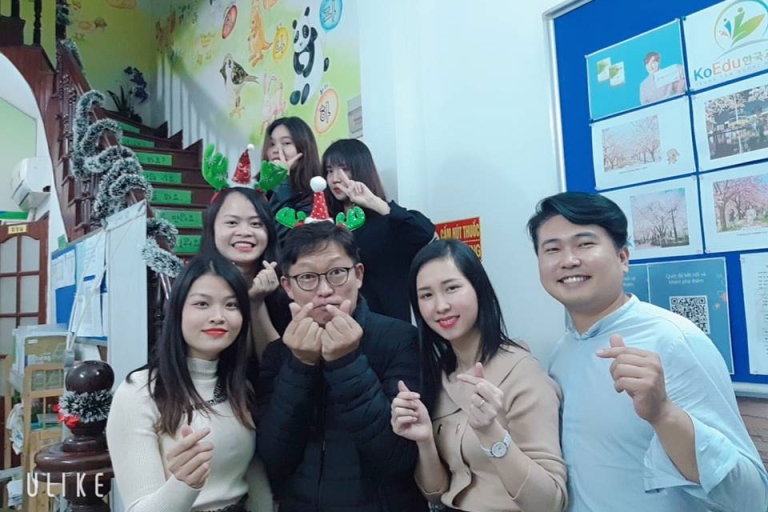 Đội ngũ giáo viên thân thiện, nhiệt tình tại KoEdu