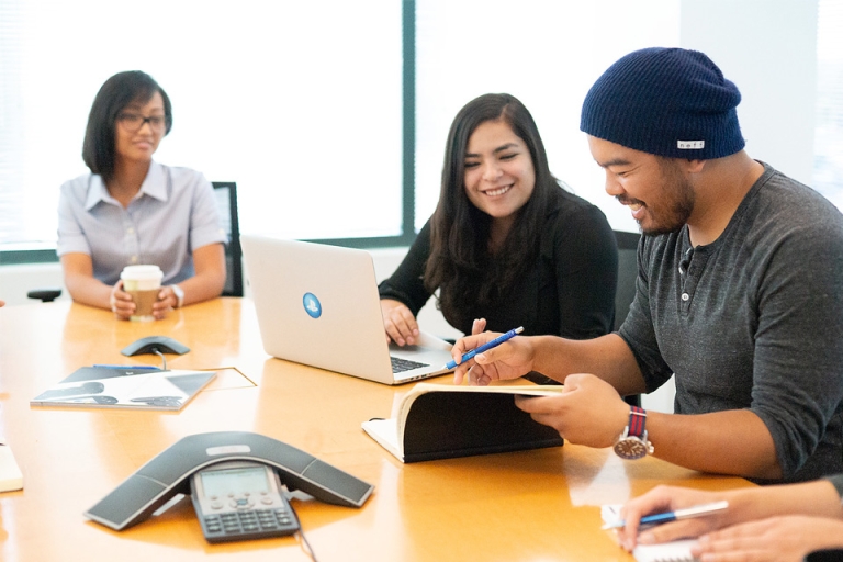 Cơ hội làm việc tại các doanh nghiệp nước ngoài luôn rộng mở với những ai sở hữu chứng chỉ TOEF