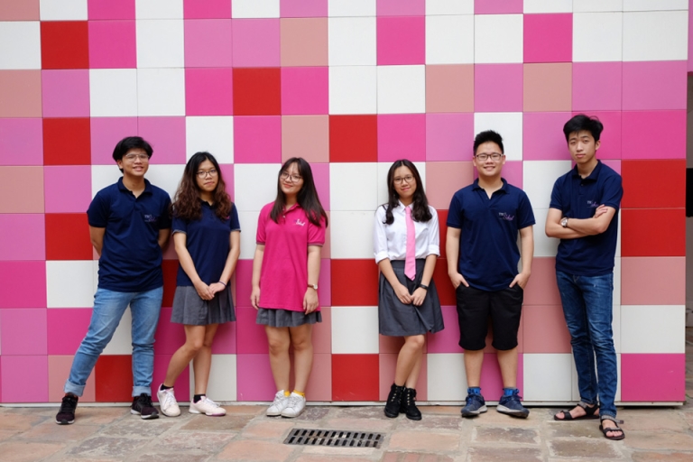 TH School
