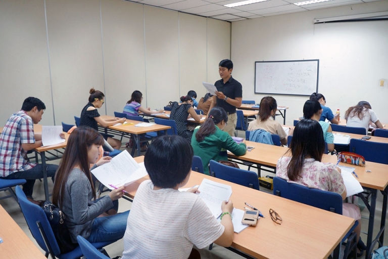 Học giao tiếp tiếng Nhật tại VJCC gồm 2 cấp độ: sơ cấp và trung cấp