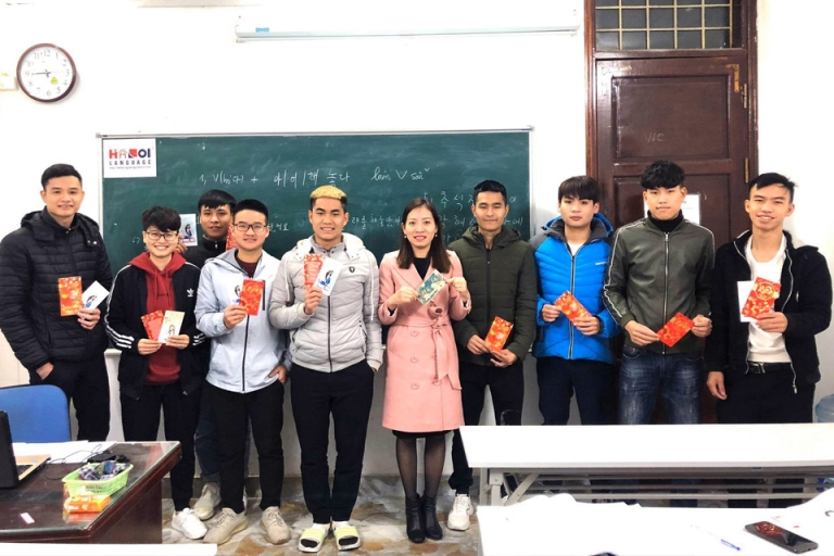 Trung tâm Ngoại ngữ Hà Nội là địa chỉ học tiếng Hàn quen thuộc của các bạn trẻ vùng đất thủ đô