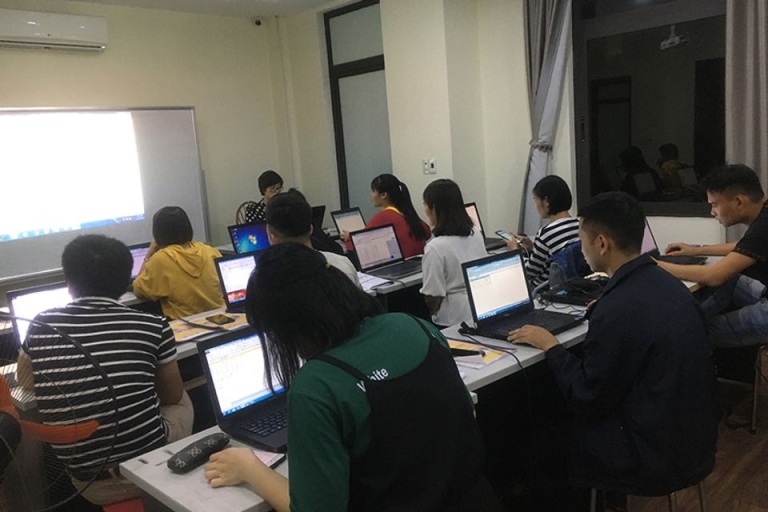 Hình ảnh một lớp học tại Trung tâm ABS