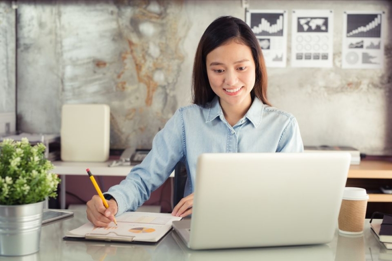 SMARTRAIN có rất nhiều khóa học online về quản lý tài chính doanh nghiệp (Nguồn: Filworx)