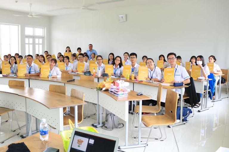 Sinh viên UEL tham dự buổi chia sẻ về nghiệp vụ thuê tài chính (Nguồn: Chailease)