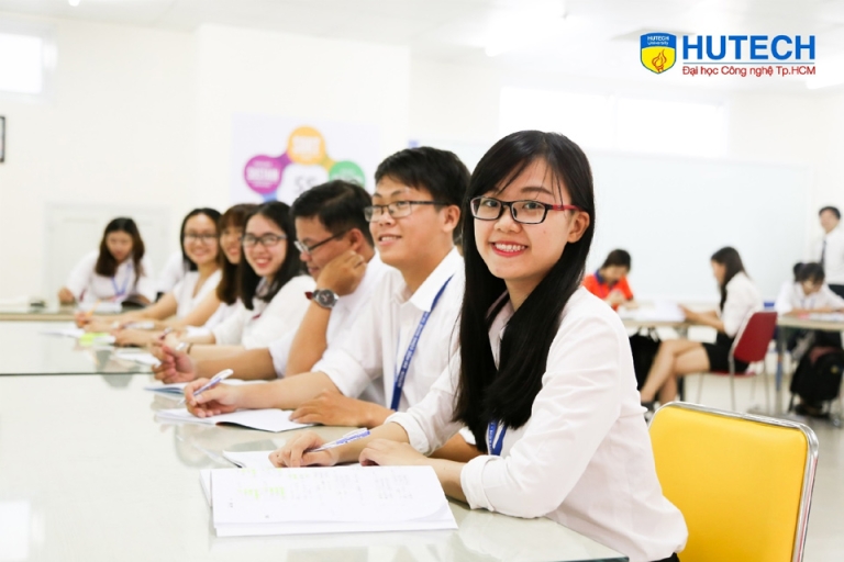 Sinh viên Đại học HUTECH trong buổi học nhóm (Nguồn: hutech)