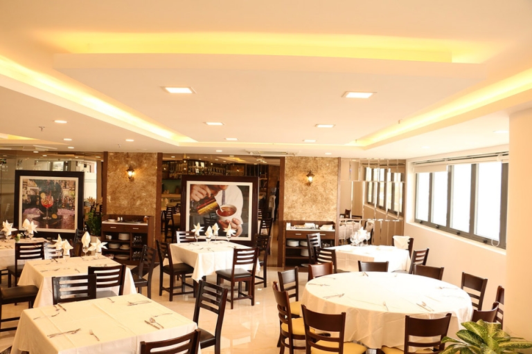 Khu phức hợp Sulyna Hotel nằm ngay trong cơ sở chính của Đại học Hồng Bàng