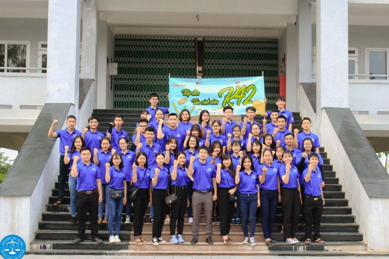 Sinh viên Đại học Luật Huế năng động, sáng tạo trong các hoạt động của trường 