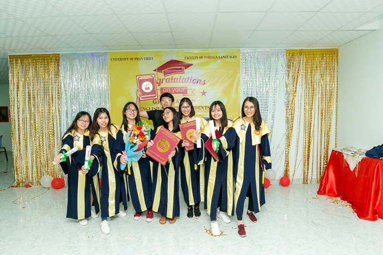 Buổi tốt nghiệp của sinh viên Đại học Phan Thiết