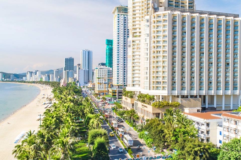 Góc nhìn ra biển xinh đẹp và bình yên từ Trường Đại học Khánh Hòa