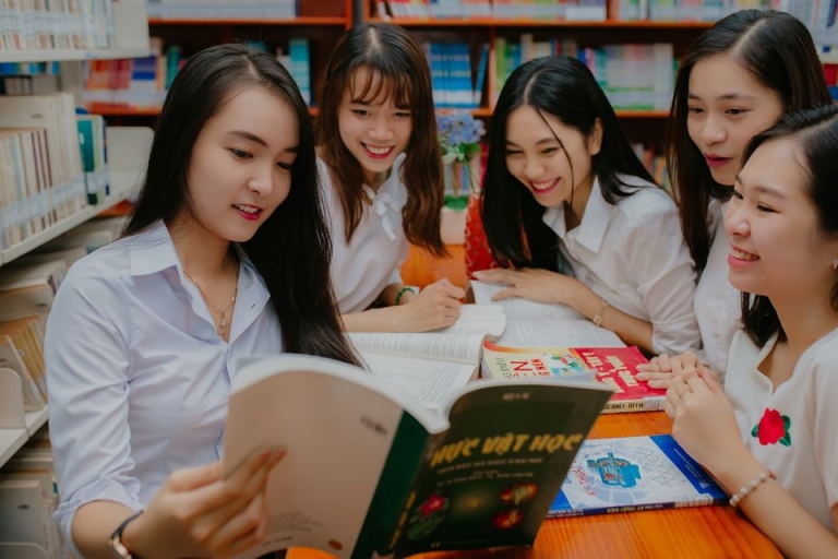 Học sinh cần lưu ý nhiều yếu tố khi xét tuyển học bạ 