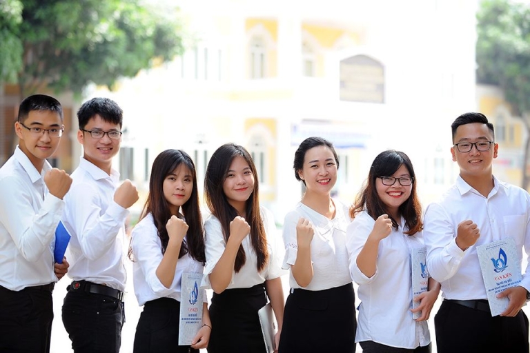 Trường đại học dân lập ngày càng được nhiều học sinh quan tâm hơn (Nguồn: Báo mới)
