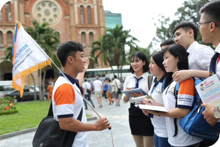 Hướng dẫn viên du lịch là một trong những công việc phổ biến trong ngành Du lịch (Nguồn: Hoteljob)