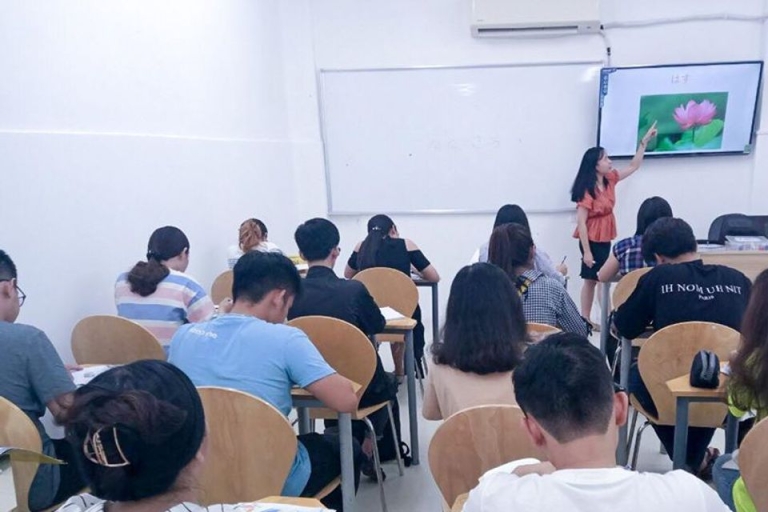 Lớp học tiếng Nhật tại Hướng Minh (Nguồn: Nhật ngữ Hướng Minh)