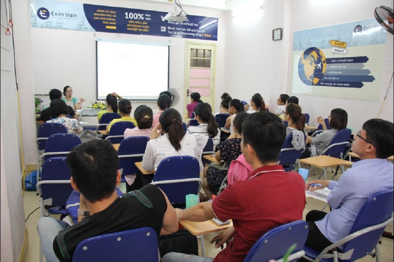 Lớp học tại EXIMTRAIN luôn thu hút đông đảo học viên