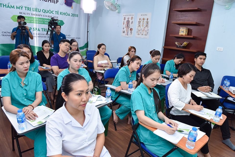 Hình ảnh một khóa học tại Võ Dung Beauty Spa International Academy