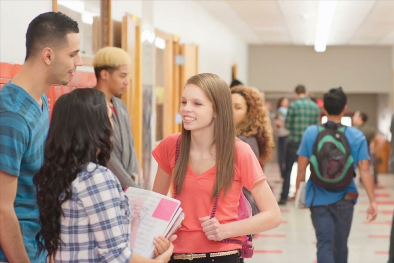 Tự tin sẽ giúp bạn mau chóng cải thiện kỹ năng giao tiếng tiếng Anh