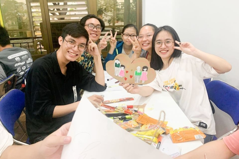 Lớp học IELTS tại WESET luôn rất sôi nổi với nhiều hoạt động thú vị, tạo hứng thú học tập cho học viên