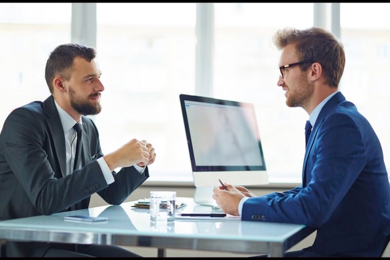 Không nên quá tập trung về lương, bạn cần xem xét thêm các chính sách đãi ngộ