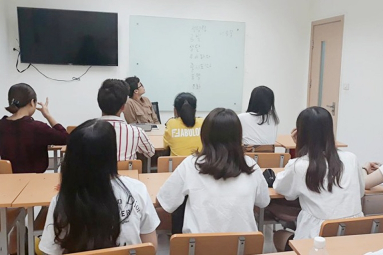 Một buổi học sôi nổi tại trug tâm