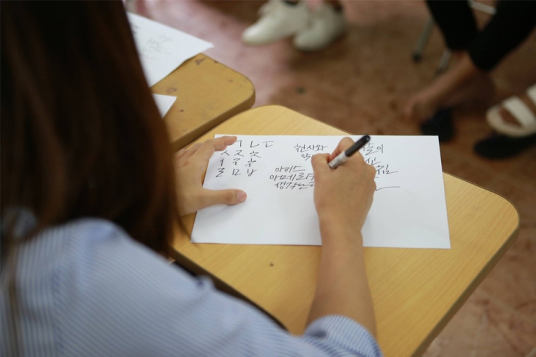 Trình độ cao cấp sẽ có yêu cầu cao hơn về cả từ vựng và ngữ pháp (Nguồn: giaotieptienghan)