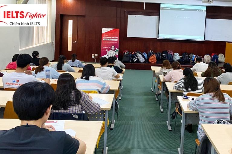 IELTS Fighter tổ chức thi thử tại trường Đại học Quốc tế