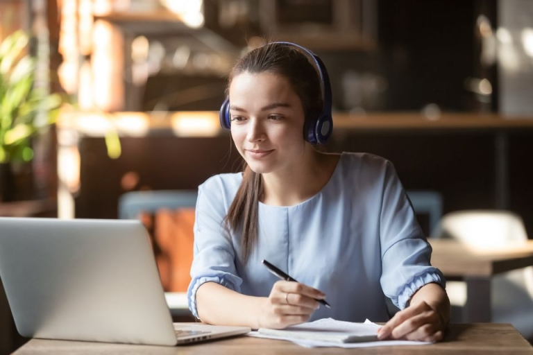 JOLO là một trong những trung tâm luyện thi IELTS uy tín (Nguồn: flipboard)