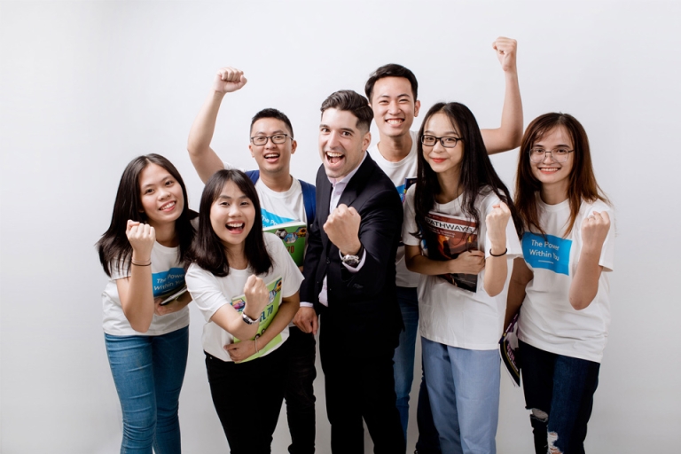 Dạy học không chỉ là trách nhiệm mà đó còn là đam mê của giáo viên YOLA