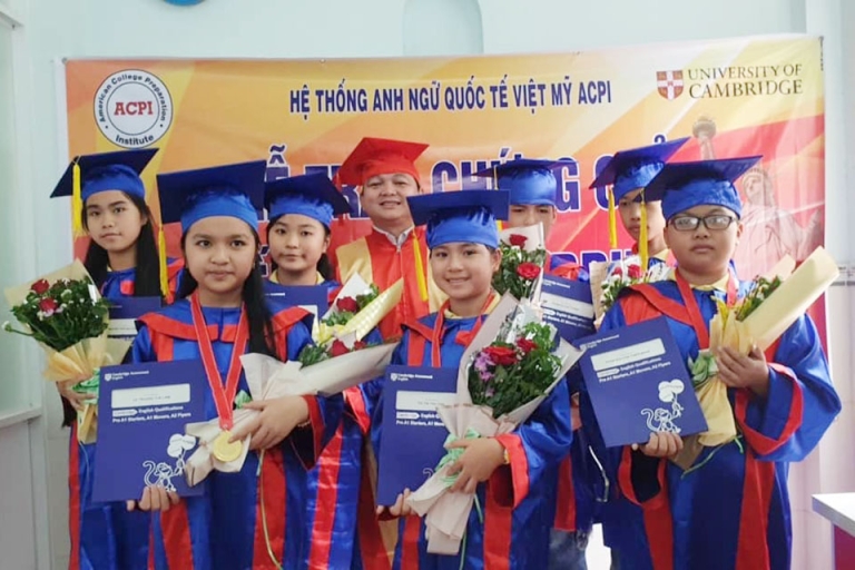 Lễ trao chứng chỉ Cambridge cho các bạn học viên tại ACPI (Nguồn: ACPI)