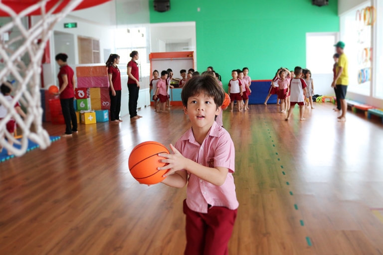 Nhà trường còn chú trọng rèn luyện thể chất giúp các em khỏe mạnh và phát triển toàn diện (Nguồn: Saigon Academy)