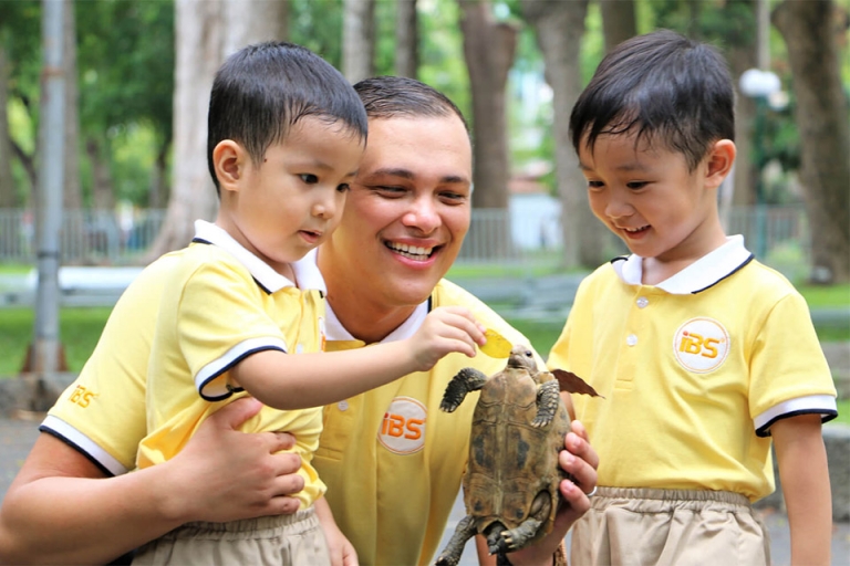 Những chuyến thực tế giúp các em gần gũi hơn với thiên nhiên và ý thức được trách nhiệm bảo vệ môi trường (Nguồn: iBS)
