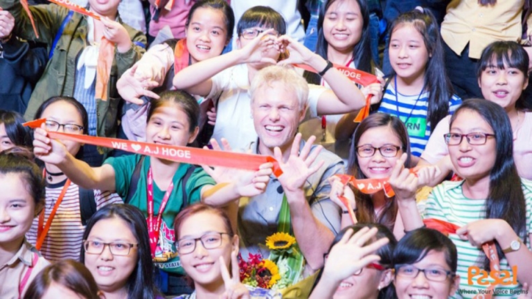 A.J Hoge - cha đẻ của phương pháp Effortless English mà Pasal đang ứng dụng