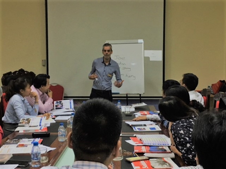 Học tiếng Anh giúp phát triển sự nghiệp