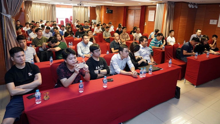 Trần Ngọc Thùy - Life and Technology