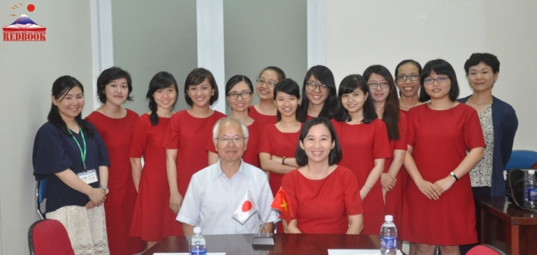 REDBOOK trong buổi ký kết độc quyền tuyển sinh với trường Fukuoka YMCA