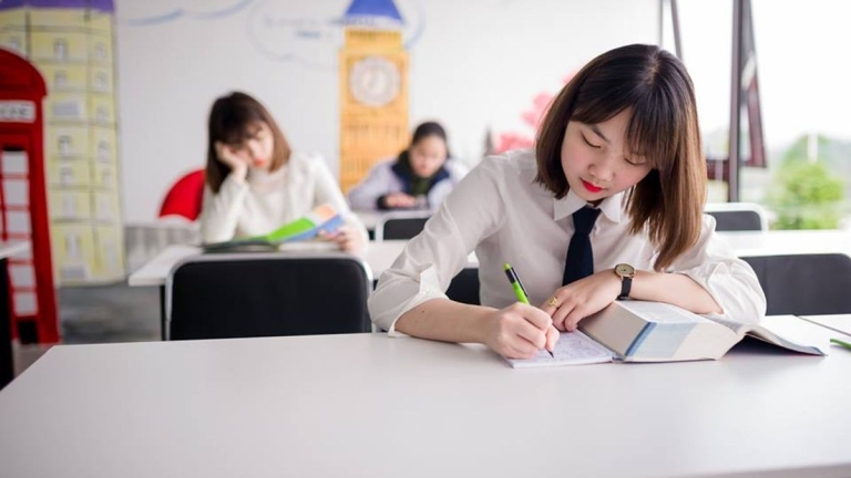 Học Viện Ngôn Ngữ Universal