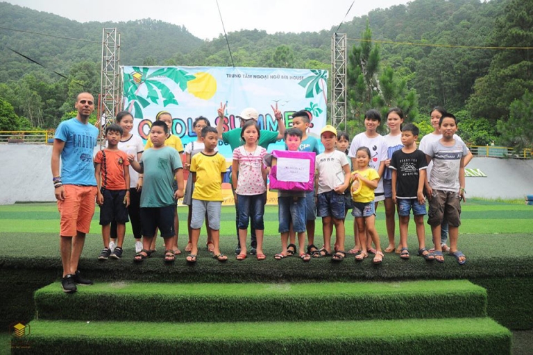 Một trong những hoạt động ngoại khoá ngoài trời của học viên Bee House