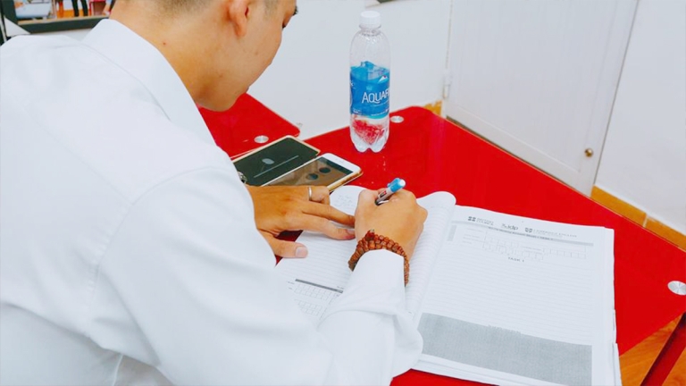 Trung Tâm  IELTS Hoàng Gia