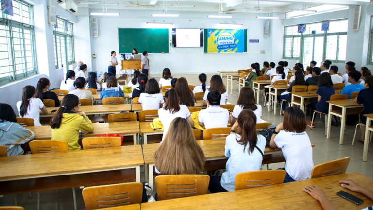 Trung tâm Hàn ngữ Dong A – UTE