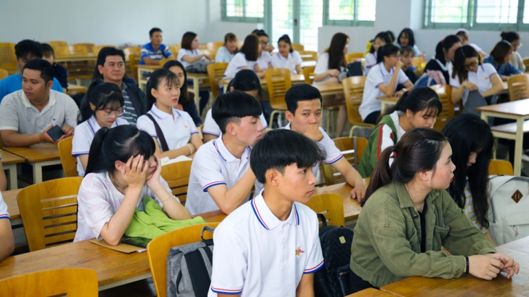 Trung tâm Hàn ngữ Dong A – UTE