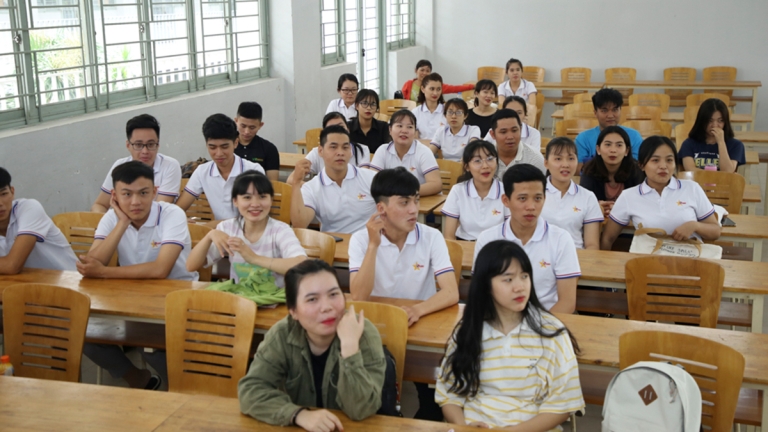 Trung tâm Hàn ngữ Dong A – UTE