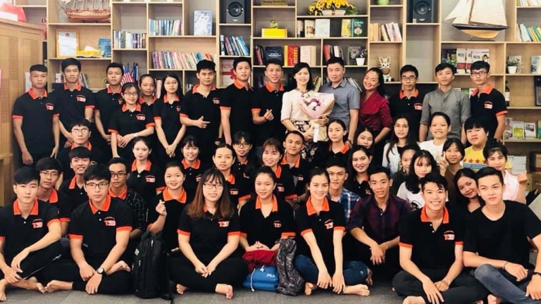 Trung tâm Ngoại ngữ Mai Lâm