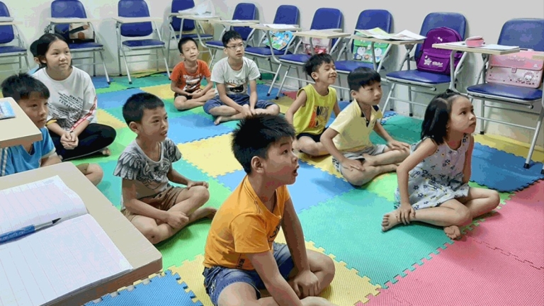 Trung tâm Ngoại ngữ Happy Life